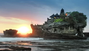 Near Tanah Lot - Nyanyi