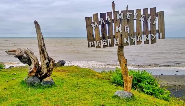 Nyanyi Beach - Nyanyi